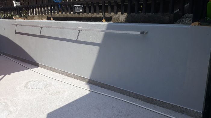 Mauer mit Epoxianstrich
